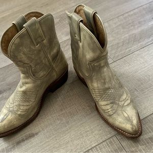 Frye pull on western boots